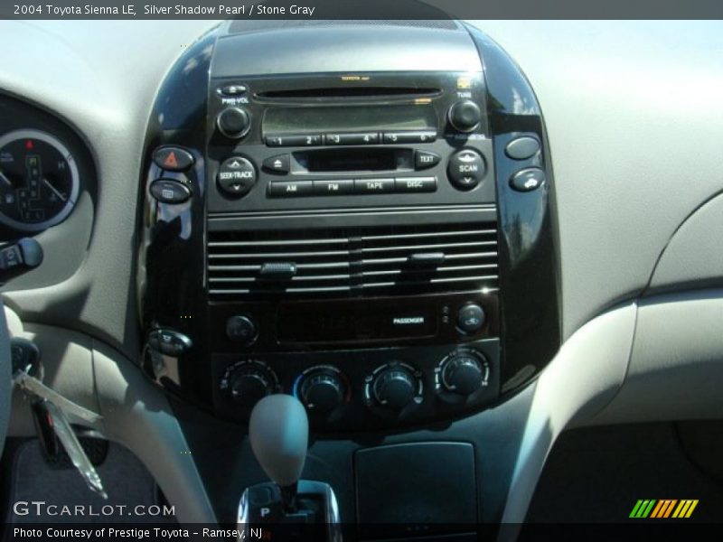 Silver Shadow Pearl / Stone Gray 2004 Toyota Sienna LE
