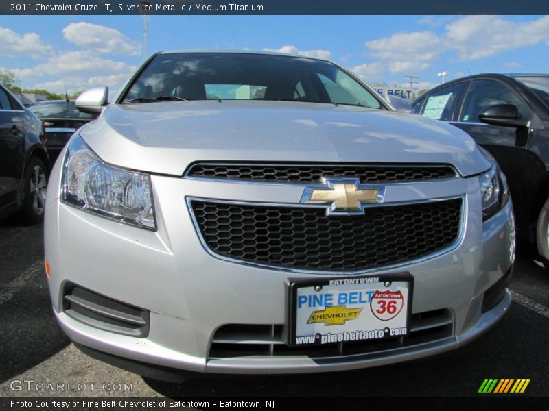 Silver Ice Metallic / Medium Titanium 2011 Chevrolet Cruze LT
