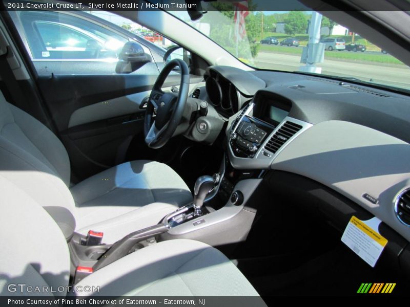Silver Ice Metallic / Medium Titanium 2011 Chevrolet Cruze LT