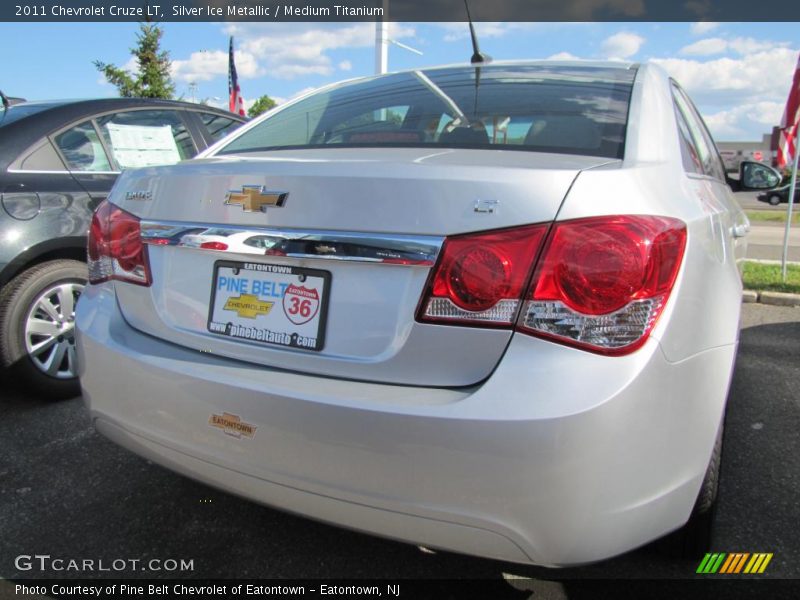 Silver Ice Metallic / Medium Titanium 2011 Chevrolet Cruze LT