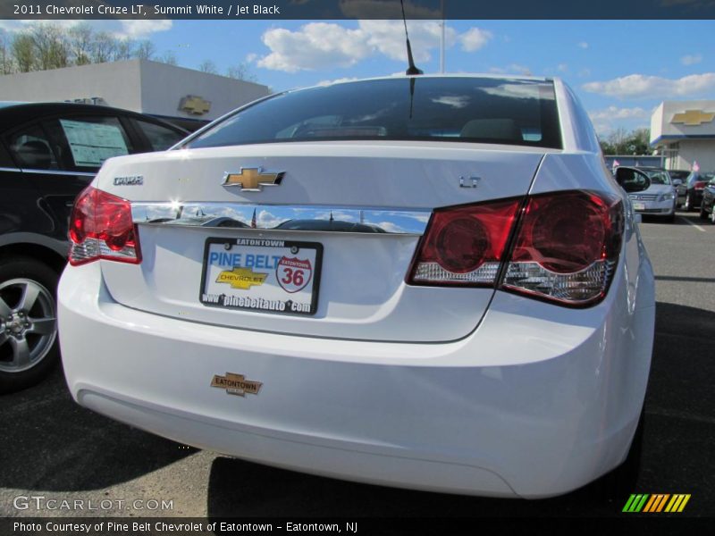 Summit White / Jet Black 2011 Chevrolet Cruze LT
