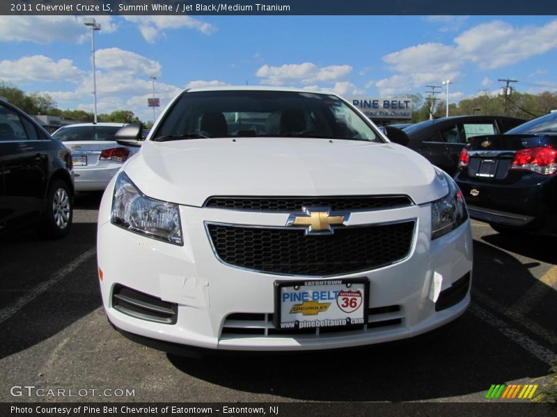Summit White / Jet Black/Medium Titanium 2011 Chevrolet Cruze LS