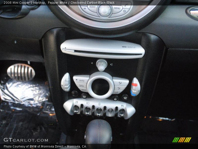 Pepper White / Checkered Carbon Black/Black 2008 Mini Cooper S Hardtop