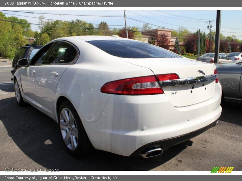 Porcelain White / Champagne/Truffle 2009 Jaguar XF Luxury