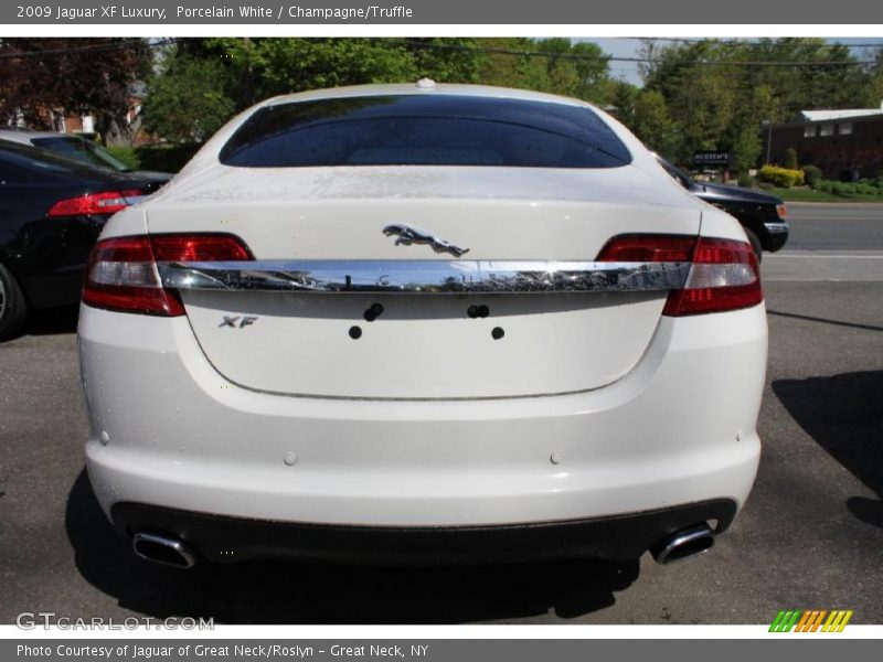 Porcelain White / Champagne/Truffle 2009 Jaguar XF Luxury