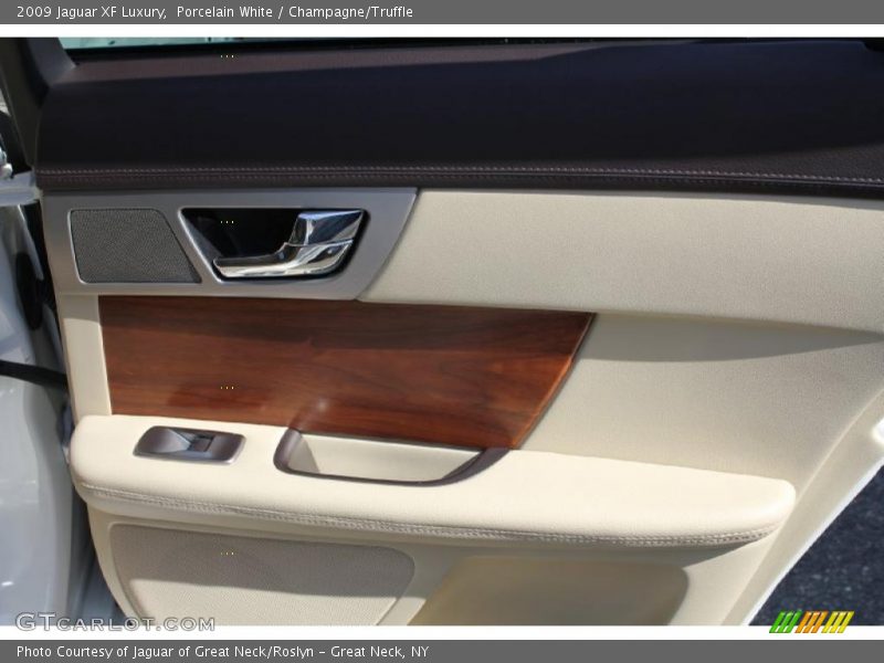 Porcelain White / Champagne/Truffle 2009 Jaguar XF Luxury
