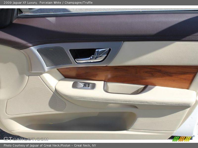 Porcelain White / Champagne/Truffle 2009 Jaguar XF Luxury
