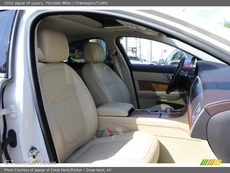 Porcelain White / Champagne/Truffle 2009 Jaguar XF Luxury