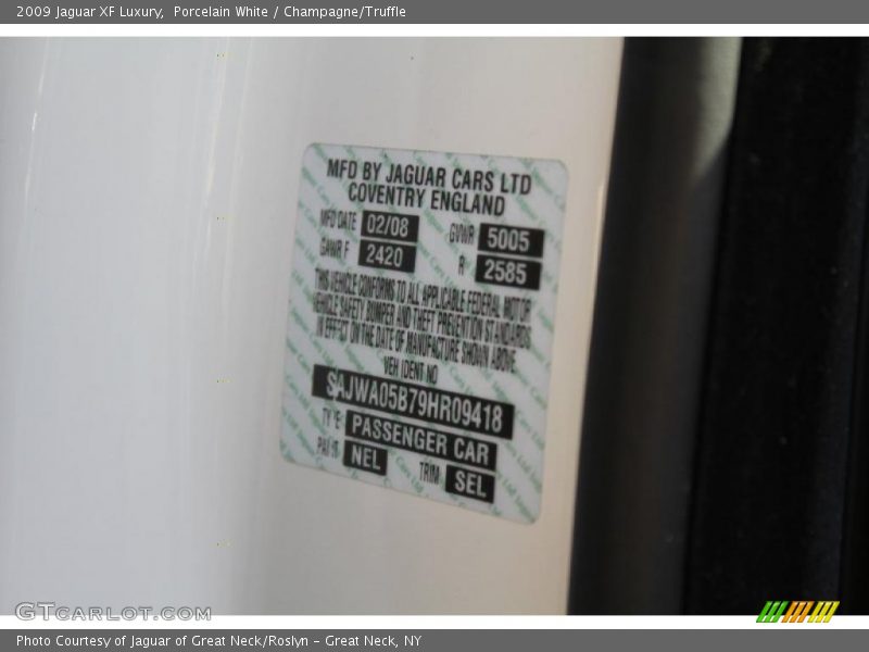 Porcelain White / Champagne/Truffle 2009 Jaguar XF Luxury