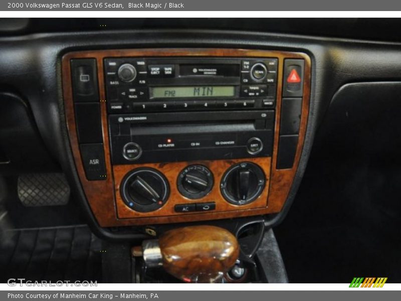 Black Magic / Black 2000 Volkswagen Passat GLS V6 Sedan
