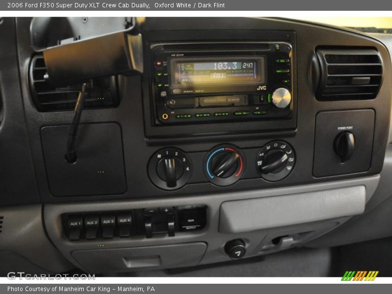Oxford White / Dark Flint 2006 Ford F350 Super Duty XLT Crew Cab Dually