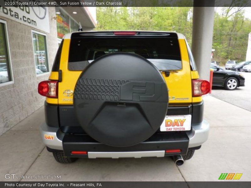 Sun Fusion Yellow / Dark Charcoal 2010 Toyota FJ Cruiser 4WD