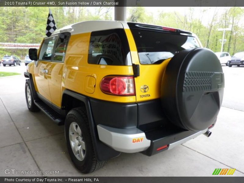 Sun Fusion Yellow / Dark Charcoal 2010 Toyota FJ Cruiser 4WD