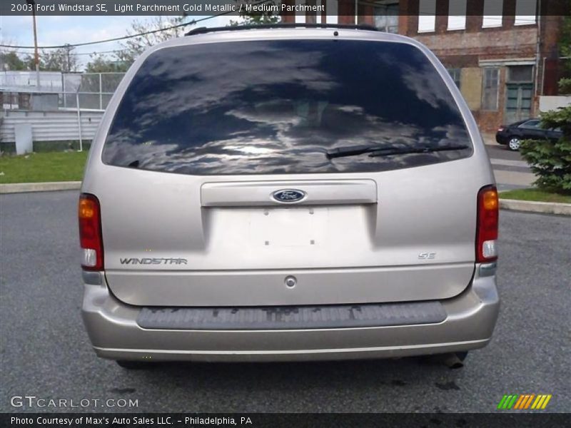 Light Parchment Gold Metallic / Medium Parchment 2003 Ford Windstar SE