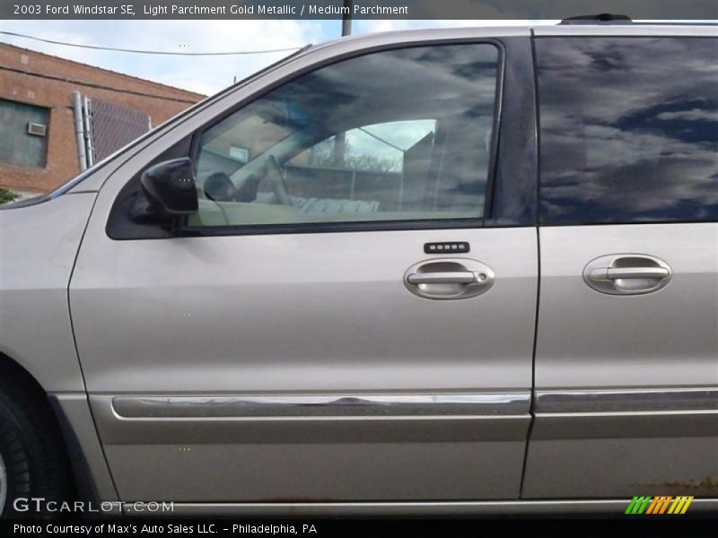 Light Parchment Gold Metallic / Medium Parchment 2003 Ford Windstar SE