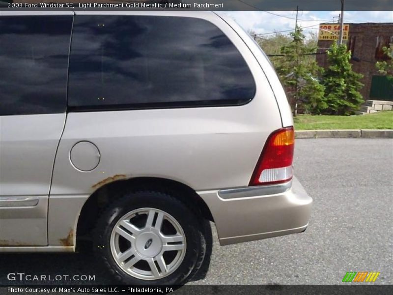 Light Parchment Gold Metallic / Medium Parchment 2003 Ford Windstar SE