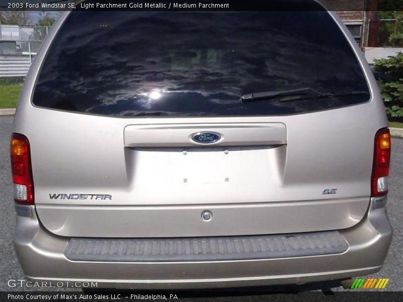 Light Parchment Gold Metallic / Medium Parchment 2003 Ford Windstar SE