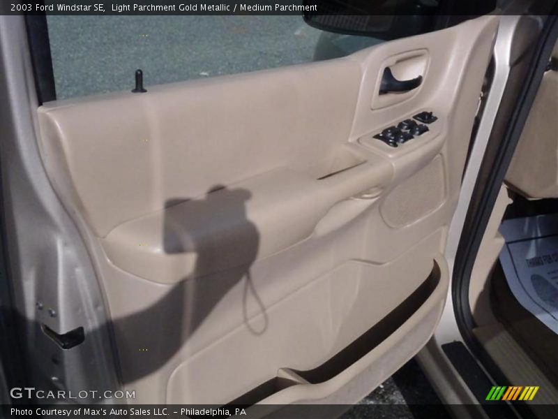 Light Parchment Gold Metallic / Medium Parchment 2003 Ford Windstar SE