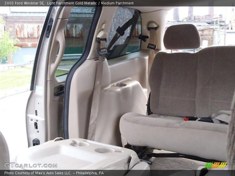 Light Parchment Gold Metallic / Medium Parchment 2003 Ford Windstar SE