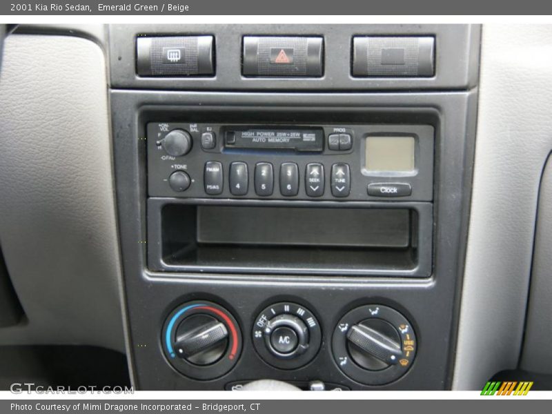 Emerald Green / Beige 2001 Kia Rio Sedan