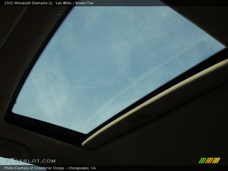 Vail White / Brown/Tan 2002 Mitsubishi Diamante LS