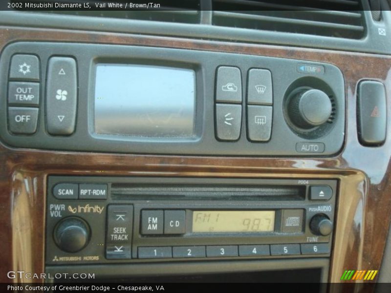 Vail White / Brown/Tan 2002 Mitsubishi Diamante LS
