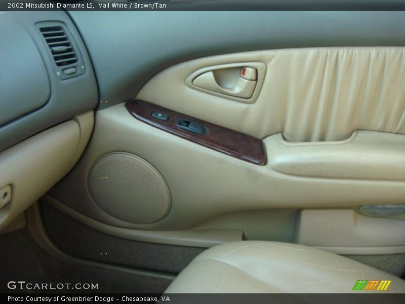Vail White / Brown/Tan 2002 Mitsubishi Diamante LS