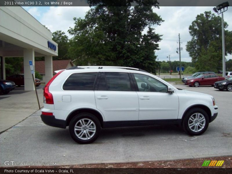 Ice White / Beige 2011 Volvo XC90 3.2