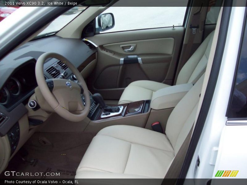 Ice White / Beige 2011 Volvo XC90 3.2