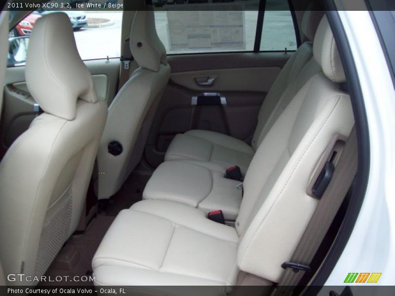 Ice White / Beige 2011 Volvo XC90 3.2