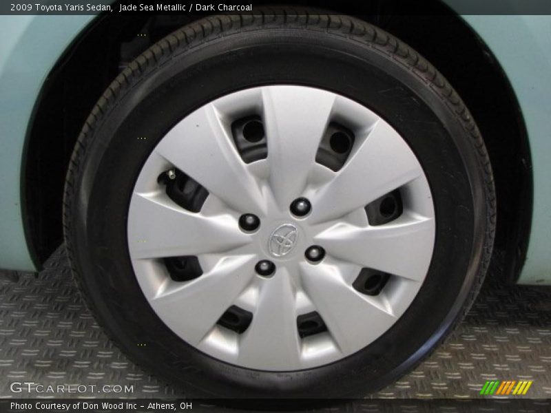 Jade Sea Metallic / Dark Charcoal 2009 Toyota Yaris Sedan