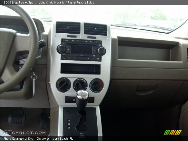 Light Khaki Metallic / Pastel Pebble Beige 2008 Jeep Patriot Sport