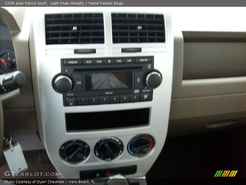 Light Khaki Metallic / Pastel Pebble Beige 2008 Jeep Patriot Sport