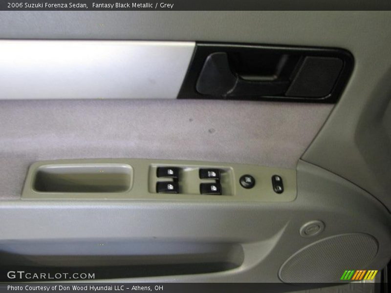 Fantasy Black Metallic / Grey 2006 Suzuki Forenza Sedan