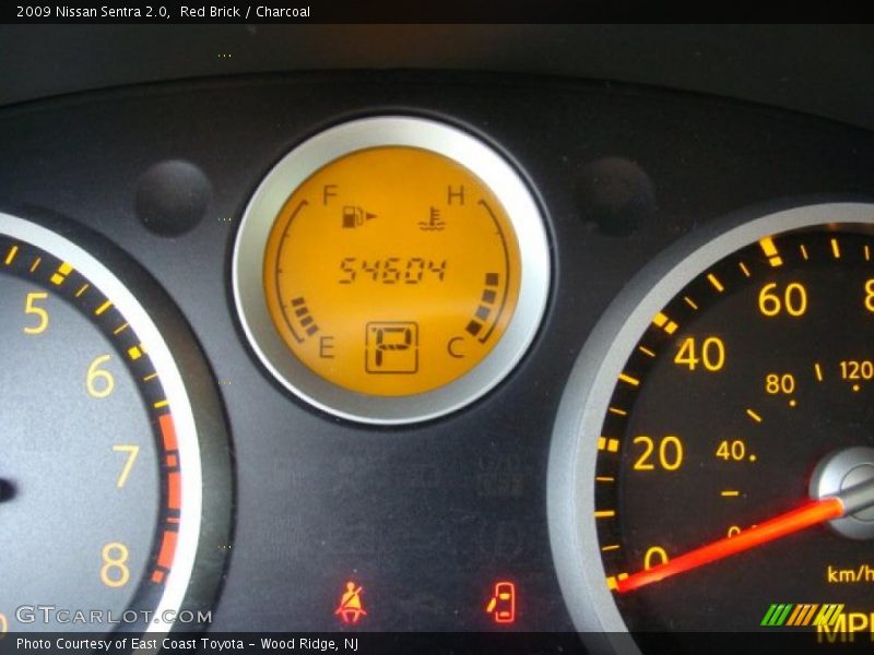 Red Brick / Charcoal 2009 Nissan Sentra 2.0