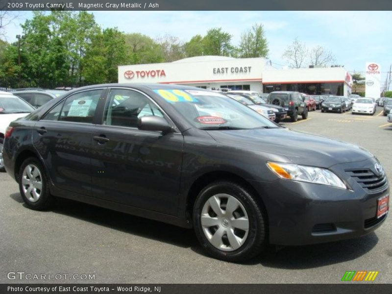 Magnetic Gray Metallic / Ash 2009 Toyota Camry LE