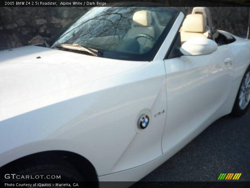 Alpine White / Dark Beige 2005 BMW Z4 2.5i Roadster