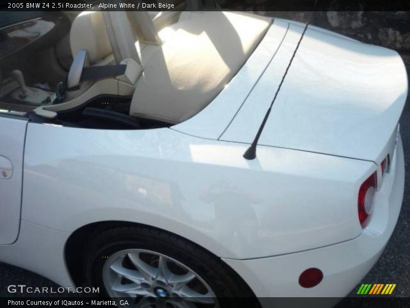Alpine White / Dark Beige 2005 BMW Z4 2.5i Roadster