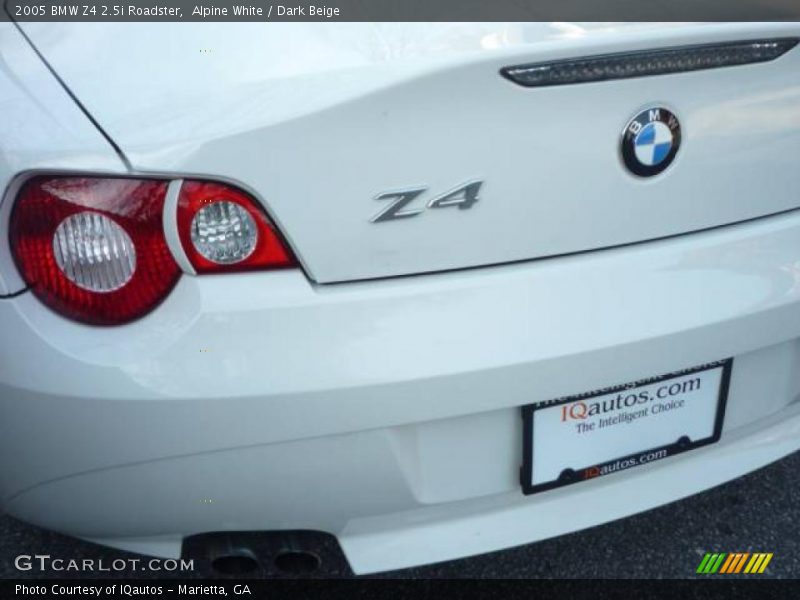 Alpine White / Dark Beige 2005 BMW Z4 2.5i Roadster