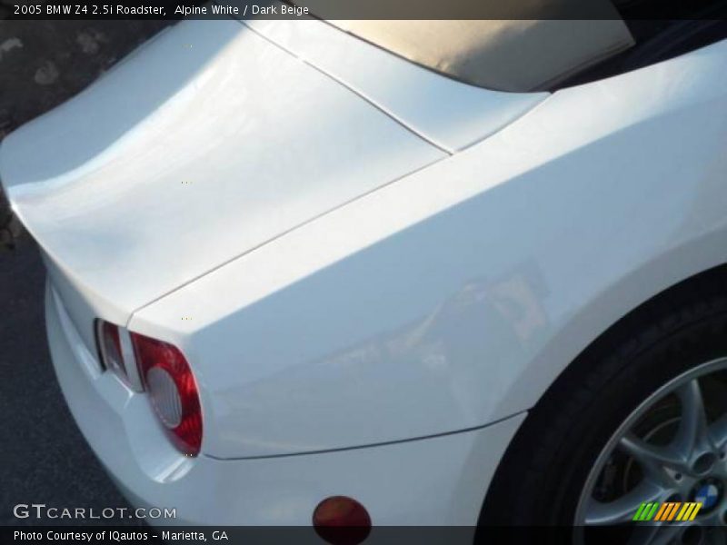 Alpine White / Dark Beige 2005 BMW Z4 2.5i Roadster