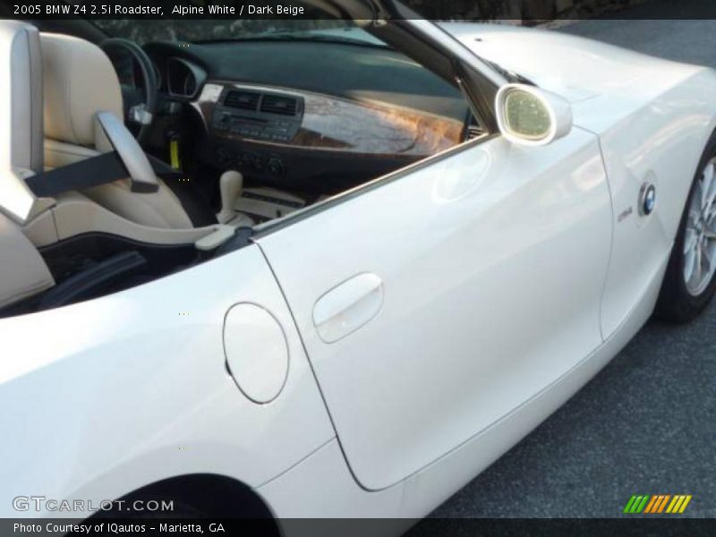 Alpine White / Dark Beige 2005 BMW Z4 2.5i Roadster