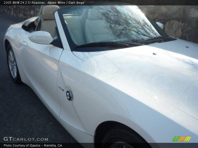 Alpine White / Dark Beige 2005 BMW Z4 2.5i Roadster