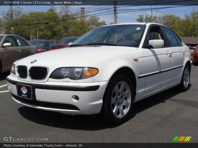 Alpine White / Black 2004 BMW 3 Series 325xi Sedan