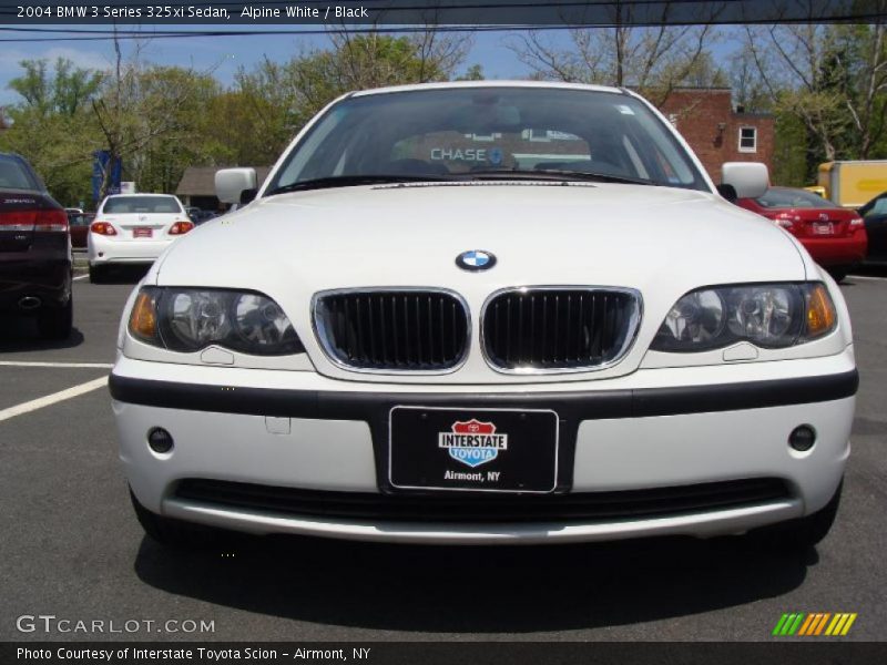 Alpine White / Black 2004 BMW 3 Series 325xi Sedan