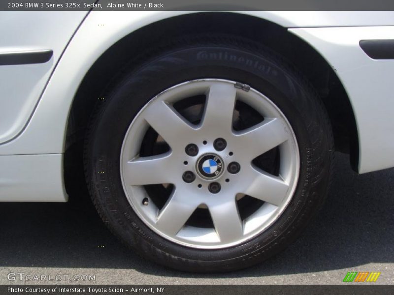 Alpine White / Black 2004 BMW 3 Series 325xi Sedan