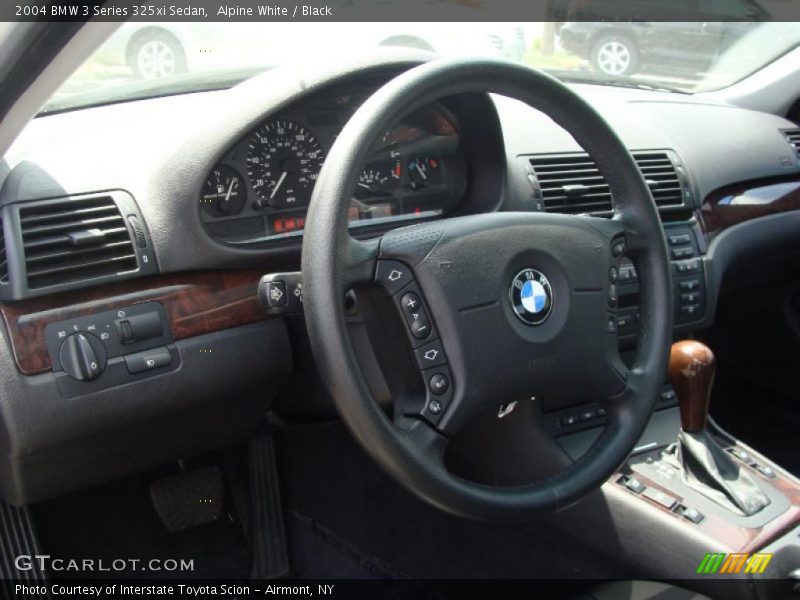 Alpine White / Black 2004 BMW 3 Series 325xi Sedan