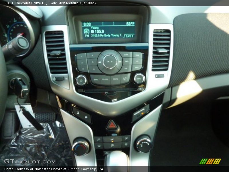 Gold Mist Metallic / Jet Black 2011 Chevrolet Cruze LT