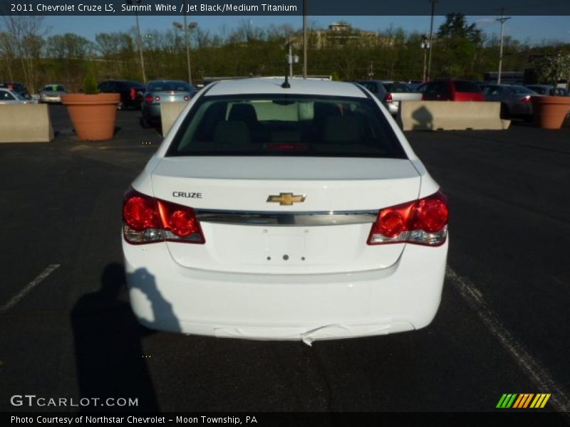 Summit White / Jet Black/Medium Titanium 2011 Chevrolet Cruze LS