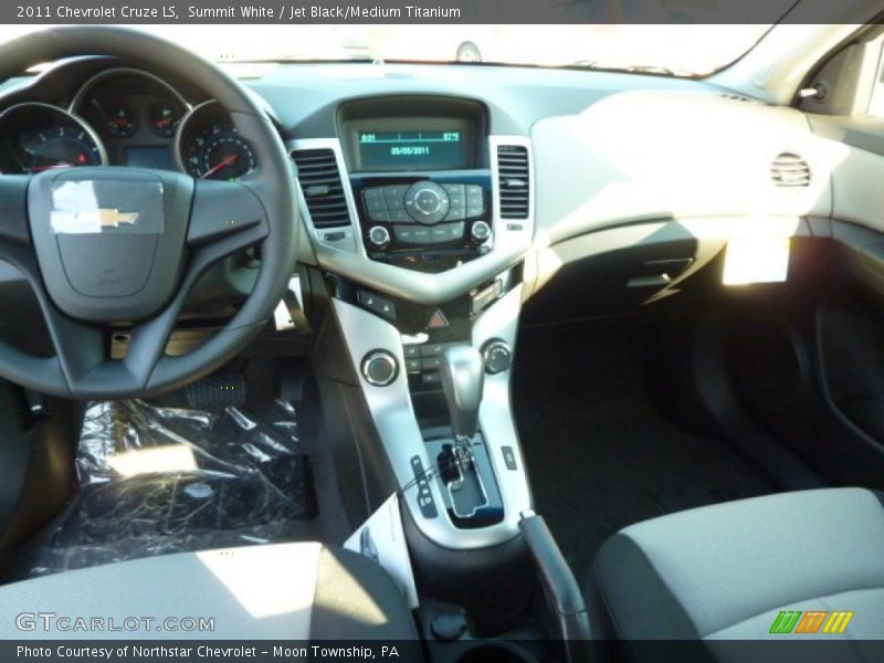 Summit White / Jet Black/Medium Titanium 2011 Chevrolet Cruze LS