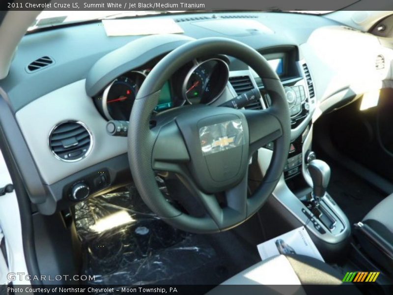 Summit White / Jet Black/Medium Titanium 2011 Chevrolet Cruze LS